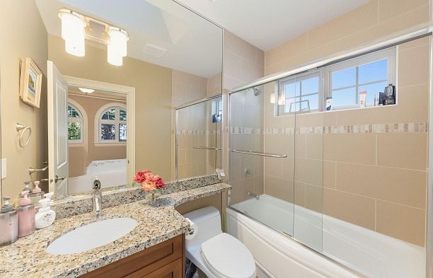 6981 Laurel Street South Cambie