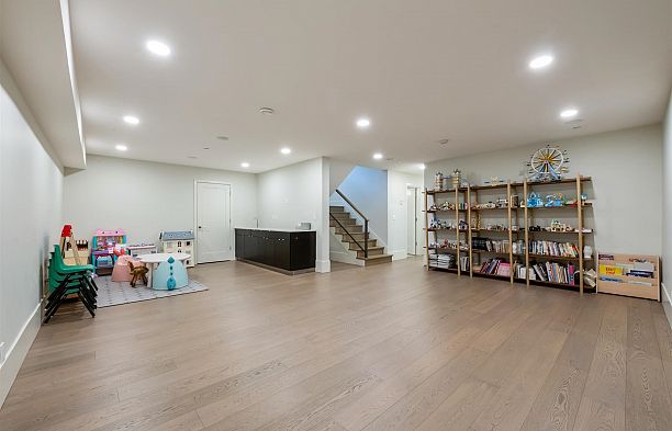 6109 Highbury Street Southlands