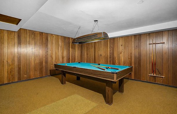 6076 Holland Street Southlands