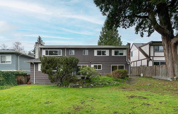 6076 Holland Street Southlands