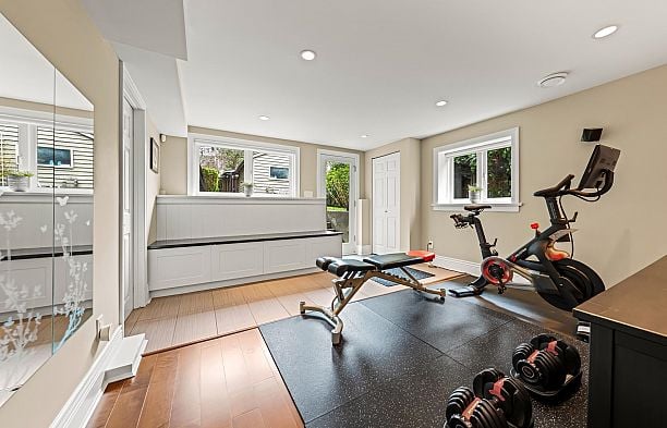 5790 Alma Street Southlands