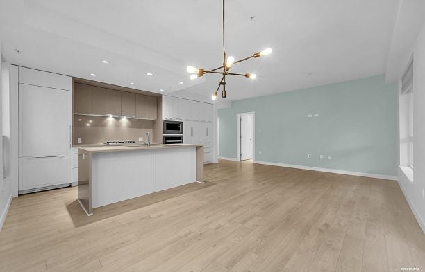 109 6677 Cambie Street South Cambie