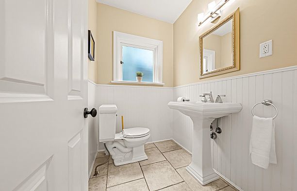 5790 Alma Street Southlands