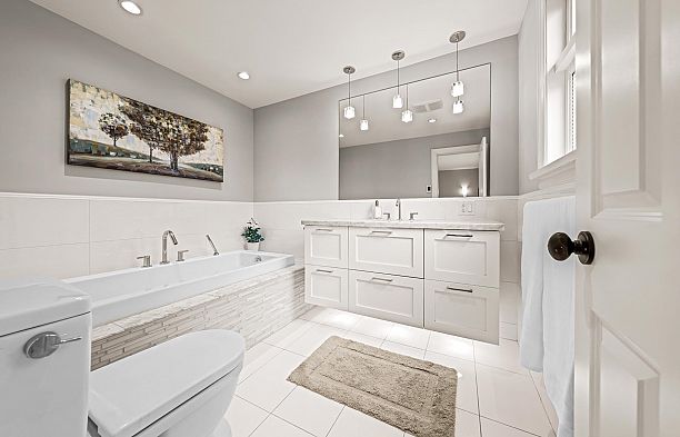 5790 Alma Street Southlands