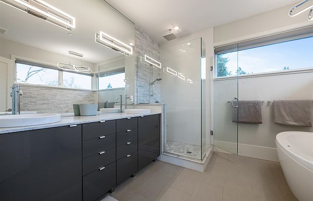 6109 Highbury Street Southlands