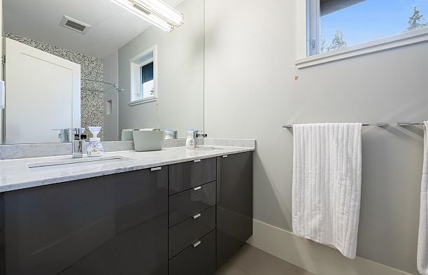 6109 Highbury Street Southlands