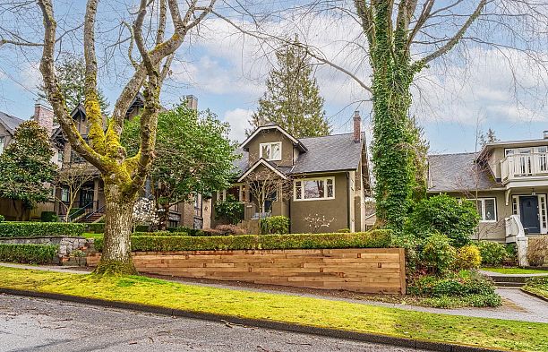 5790 Alma Street Southlands