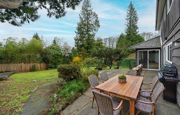 6076 Holland Street Southlands