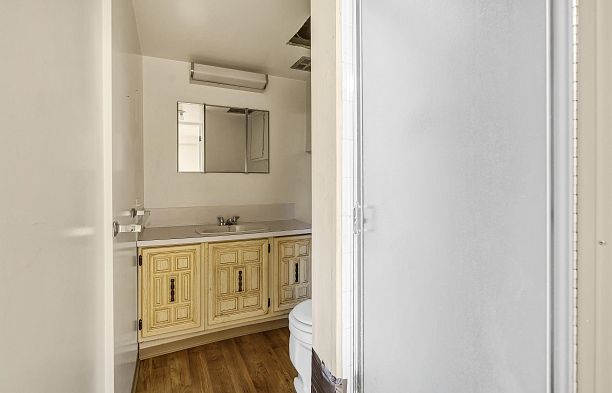 6076 Holland Street Southlands