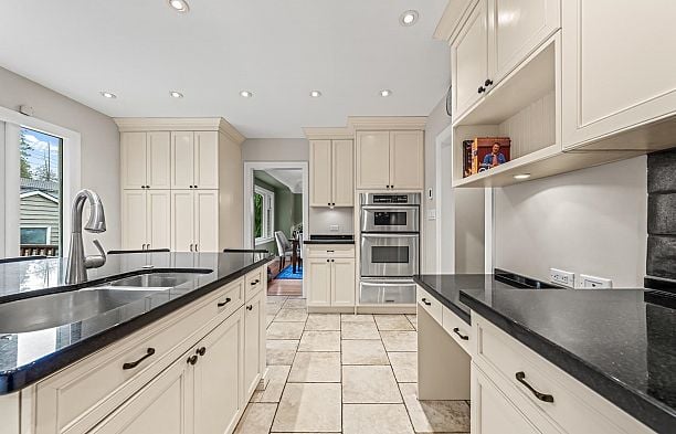 5790 Alma Street Southlands