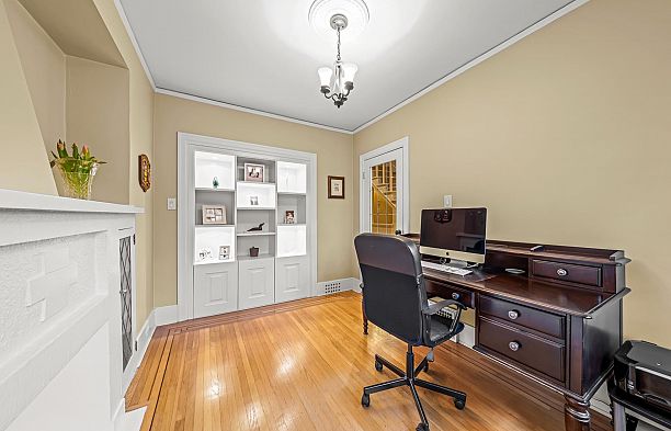 5790 Alma Street Southlands