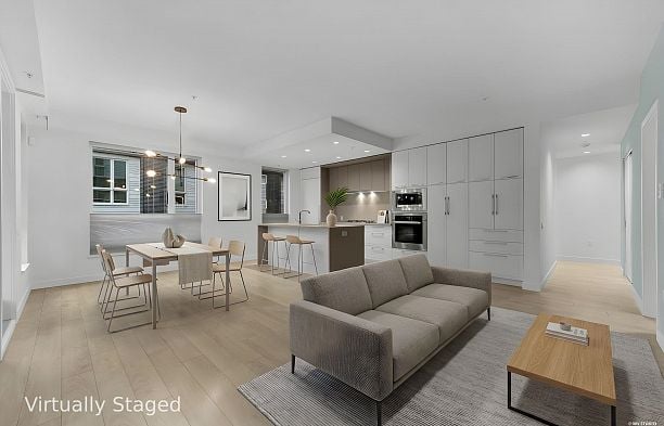 109 6677 Cambie Street South Cambie