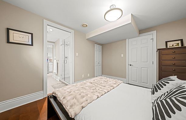 5790 Alma Street Southlands