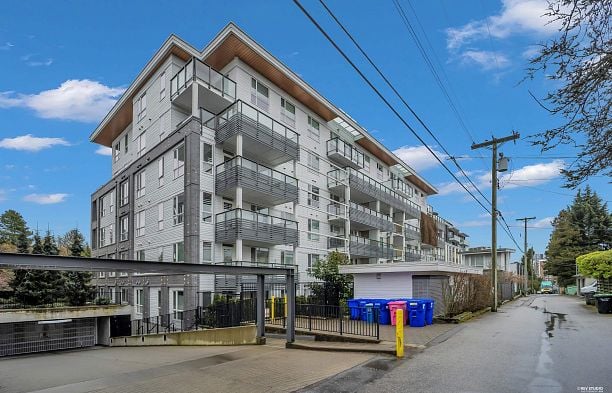 109 6677 Cambie Street South Cambie