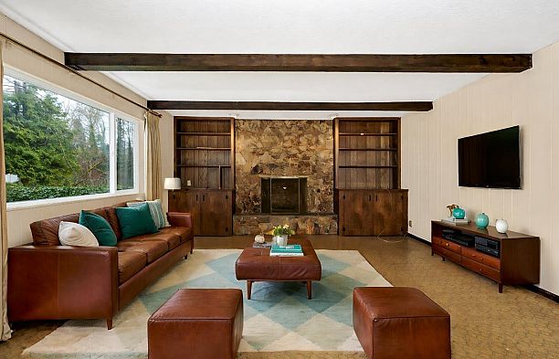 6076 Holland Street Southlands