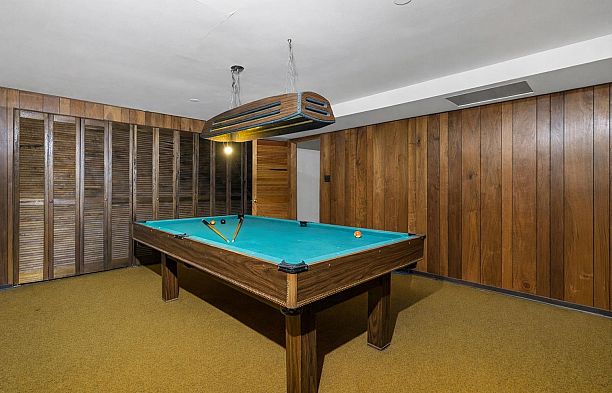 6076 Holland Street Southlands