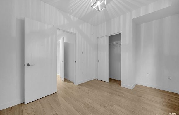 109 6677 Cambie Street South Cambie