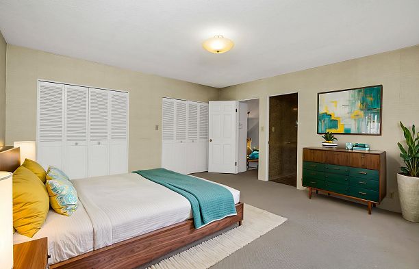 6076 Holland Street Southlands