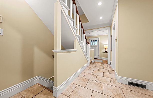 5790 Alma Street Southlands