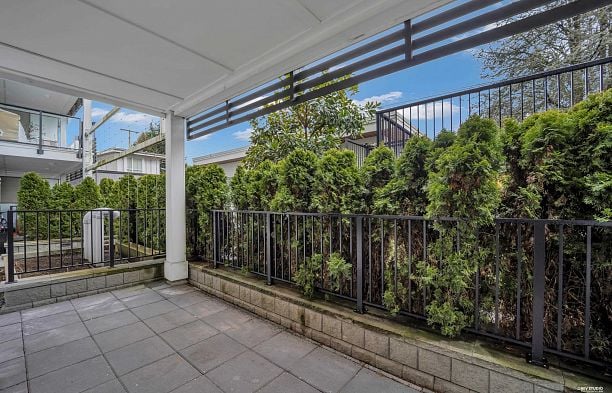 109 6677 Cambie Street South Cambie