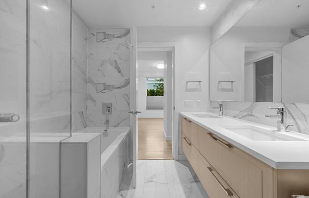 109 6677 Cambie Street South Cambie