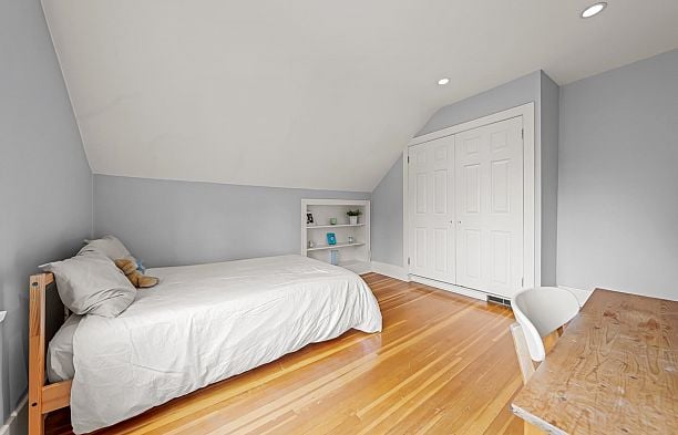 5790 Alma Street Southlands