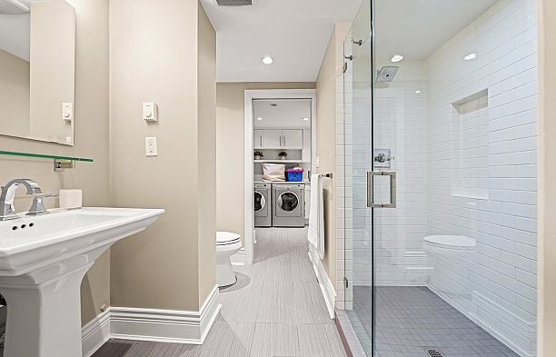 5790 Alma Street Southlands