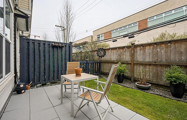 755 W 42 Avenue Oakridge VW