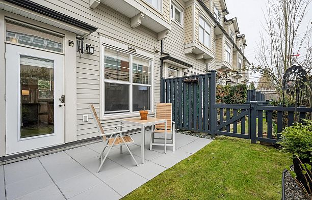 755 W 42 Avenue Oakridge VW