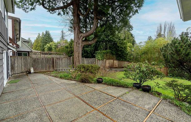 6076 Holland Street Southlands