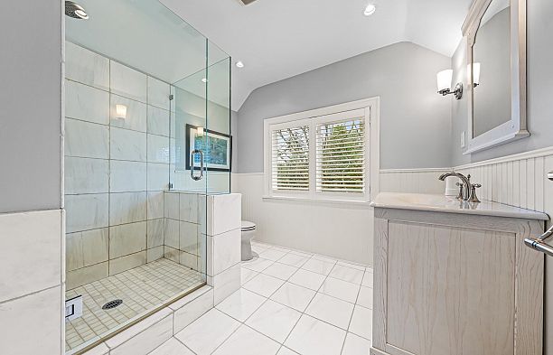 5790 Alma Street Southlands