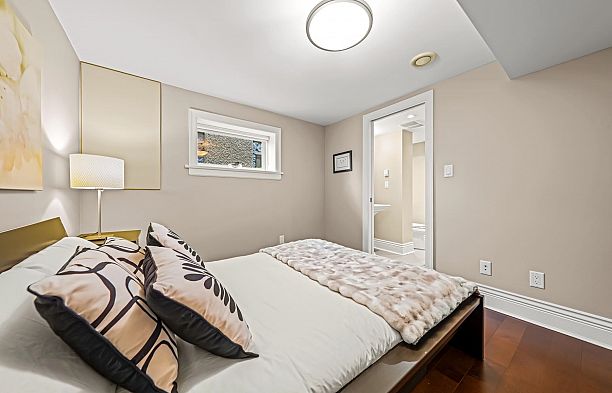 5790 Alma Street Southlands