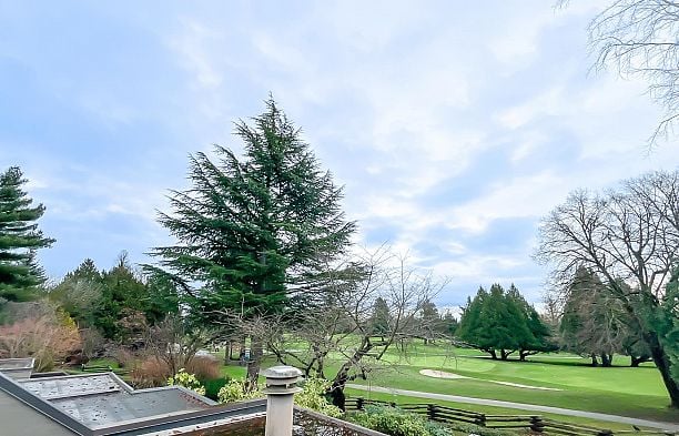 326 Greensboro Place South Cambie