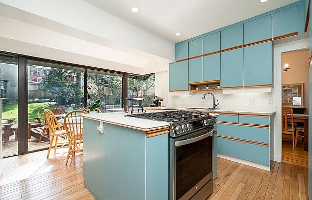 4338 W 2nd Avenue Point Grey