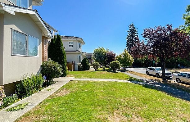 219 W 42nd Avenue Oakridge VW