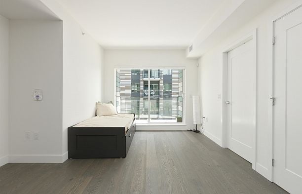 205 488 W 58th Avenue South Cambie