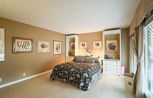 326 Greensboro Place South Cambie