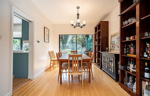 4338 W 2nd Avenue Point Grey