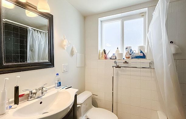 1420 Park Drive Marpole