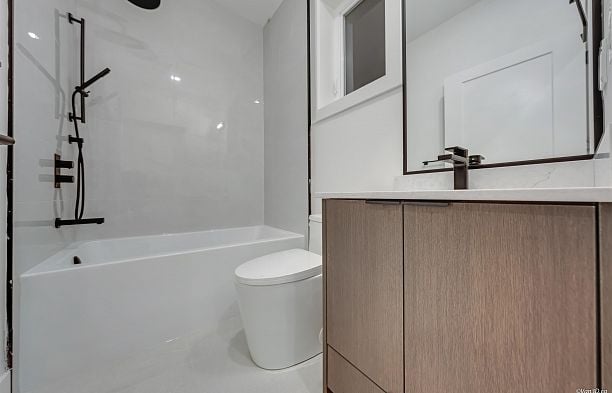 3 6730 Heather Street South Cambie