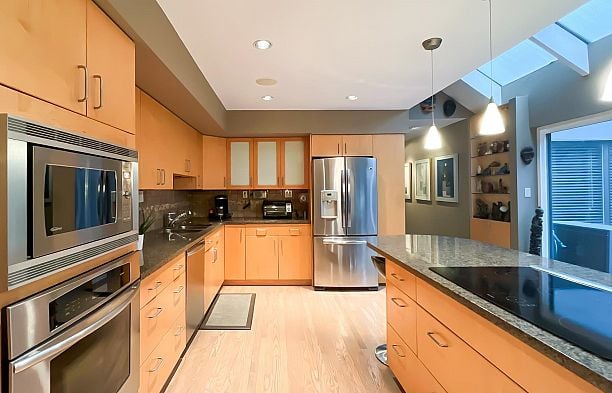 326 Greensboro Place South Cambie