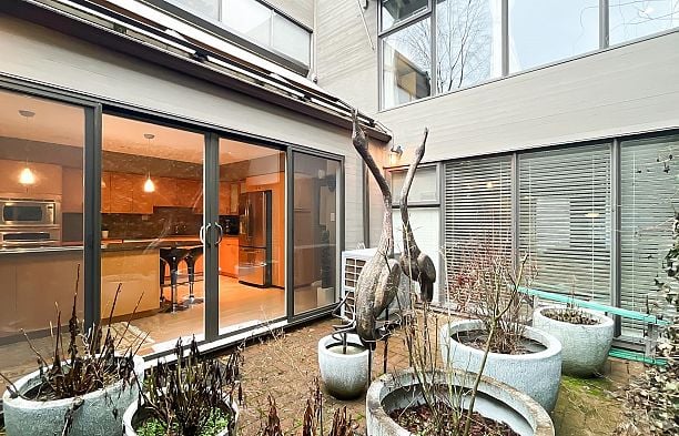 326 Greensboro Place South Cambie