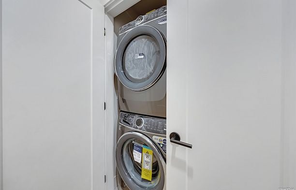 3 6730 Heather Street South Cambie