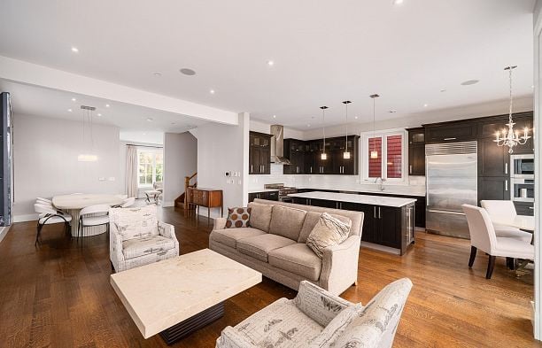 4341 W 3rd Avenue Point Grey