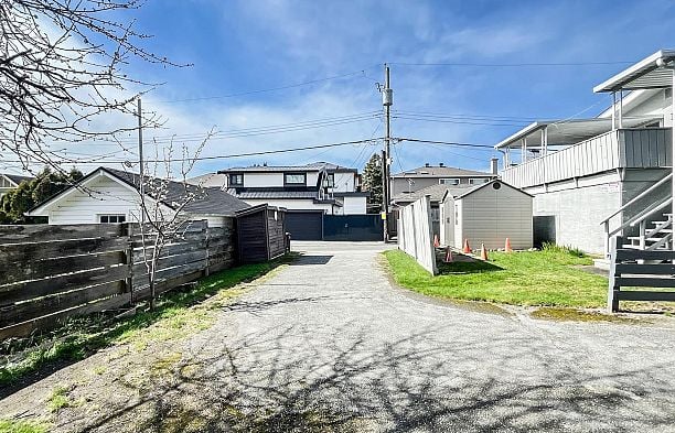 1420 Park Drive Marpole