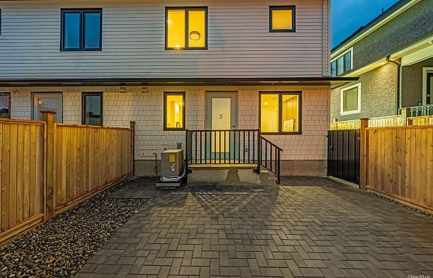 3 6730 Heather Street South Cambie