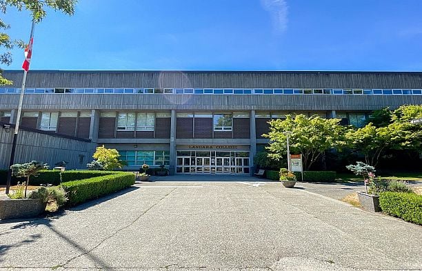 219 W 42nd Avenue Oakridge VW