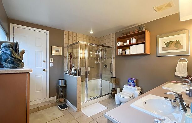 326 Greensboro Place South Cambie