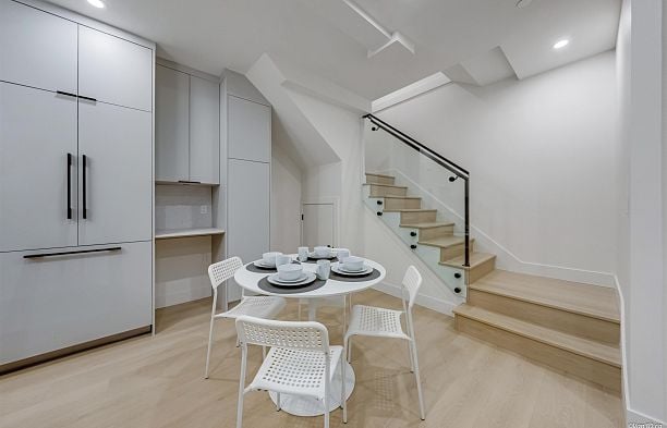 3 6730 Heather Street South Cambie