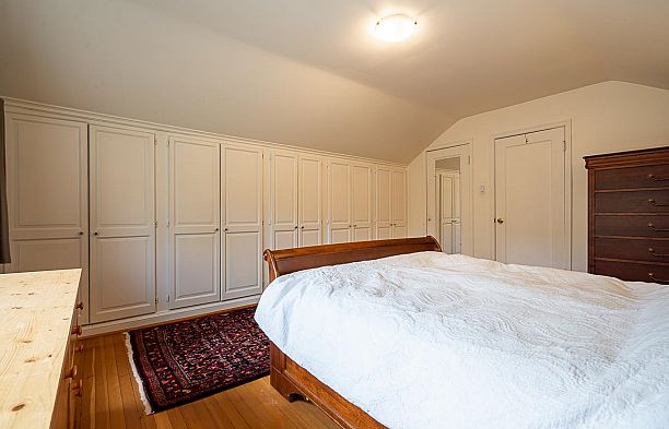 4338 W 2nd Avenue Point Grey